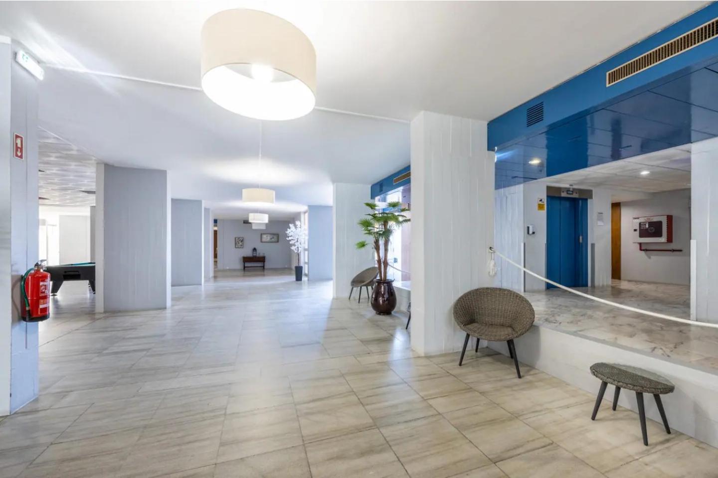 Luxury 2 Min Beach With Balcony, Ocean View, Wifi, Ac, Smarttv Портиман Экстерьер фото